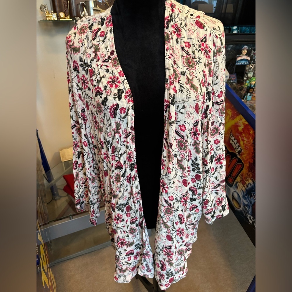 Torrid 2 Open Front Floral Kimono